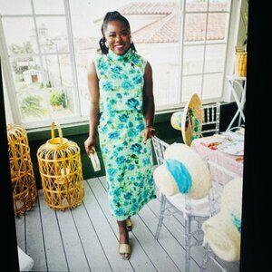 Palm Beach Chic with BURU/Sarah Bray Bermuda. Vintage Bakelite buttons